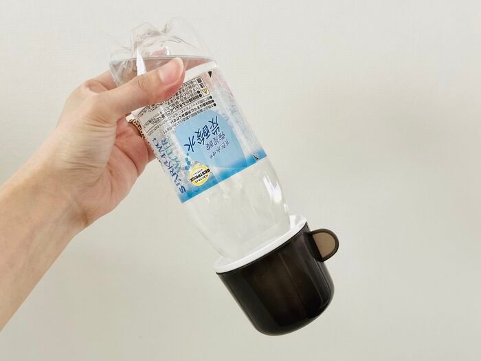 【ダイソー】取り付けコップが秋のお散歩に大活躍の予感♪水筒に入れにくい飲み物にも使えました！