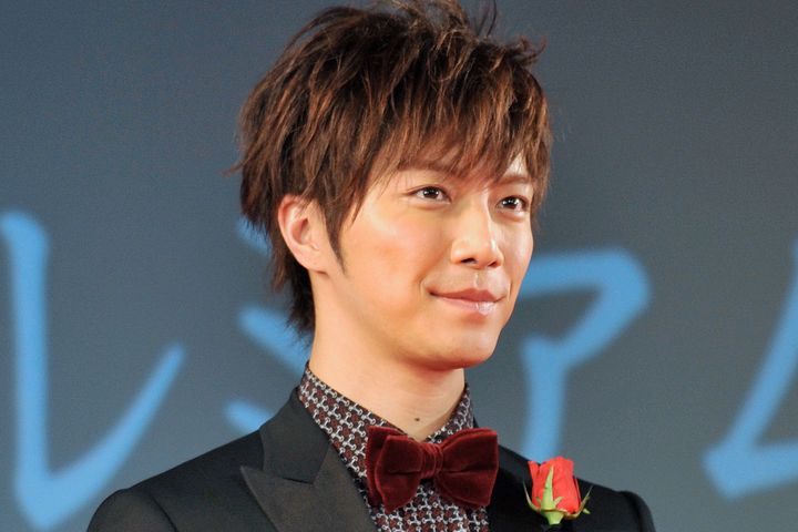 当時28歳の成宮寛貴さん（2011年2月8日、時事通信フォト）