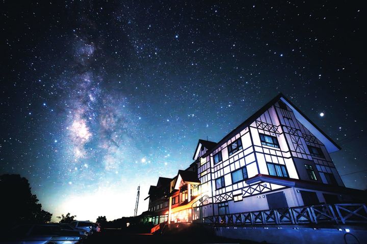 天の川の聖地！長野県「しらびそ高原天の川」限定屋根付きライダープラン｜宿カタログ