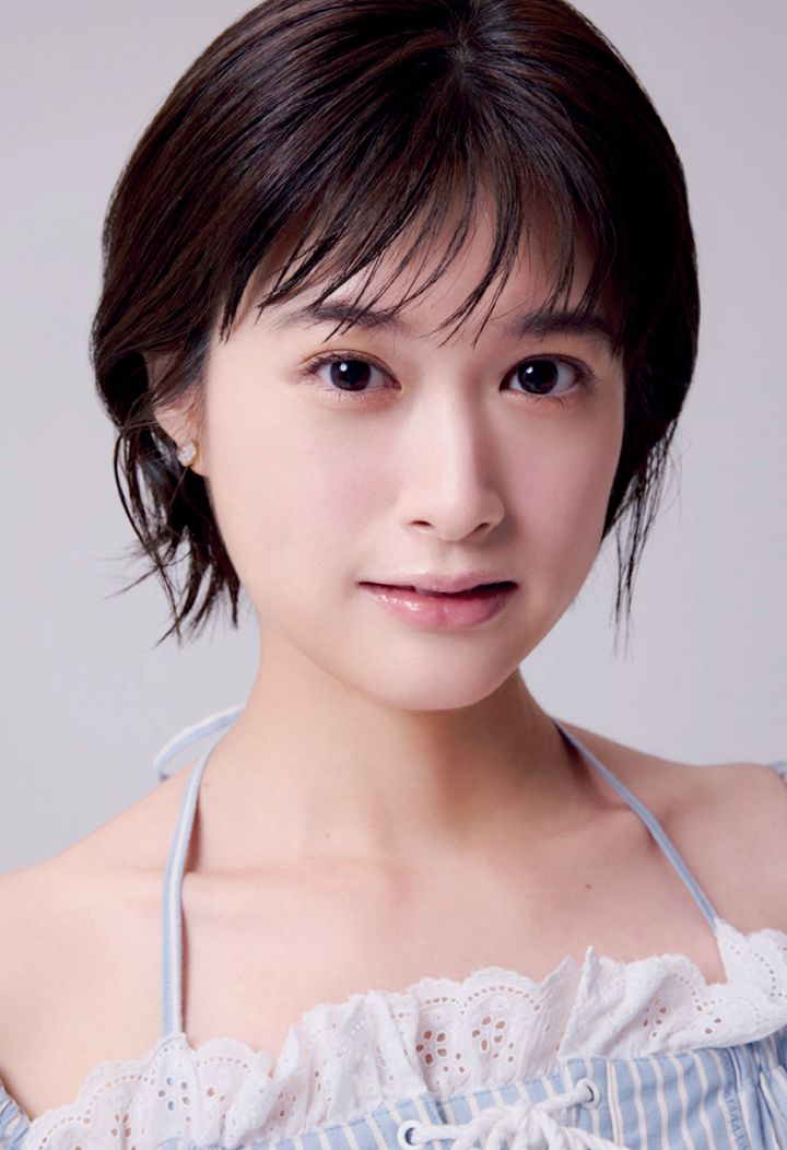 鞘師里保×小西桜子がトライ！ 骨格タイプ別“薄×盛”肌の作り方