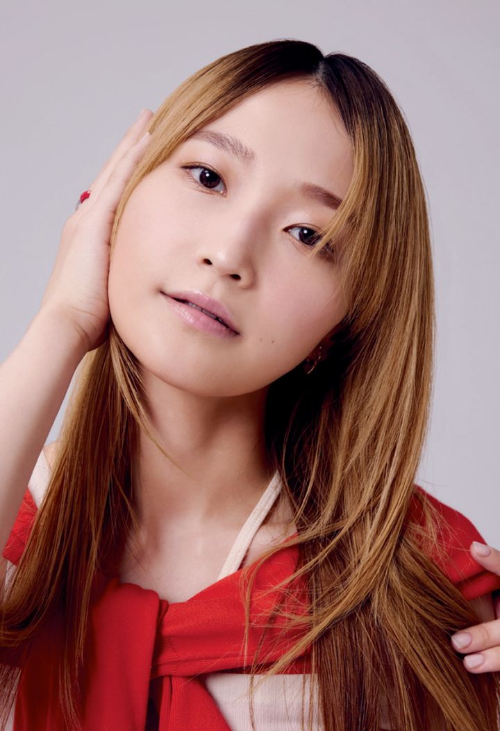 鞘師里保×小西桜子がトライ！ 骨格タイプ別“薄×盛”肌の作り方