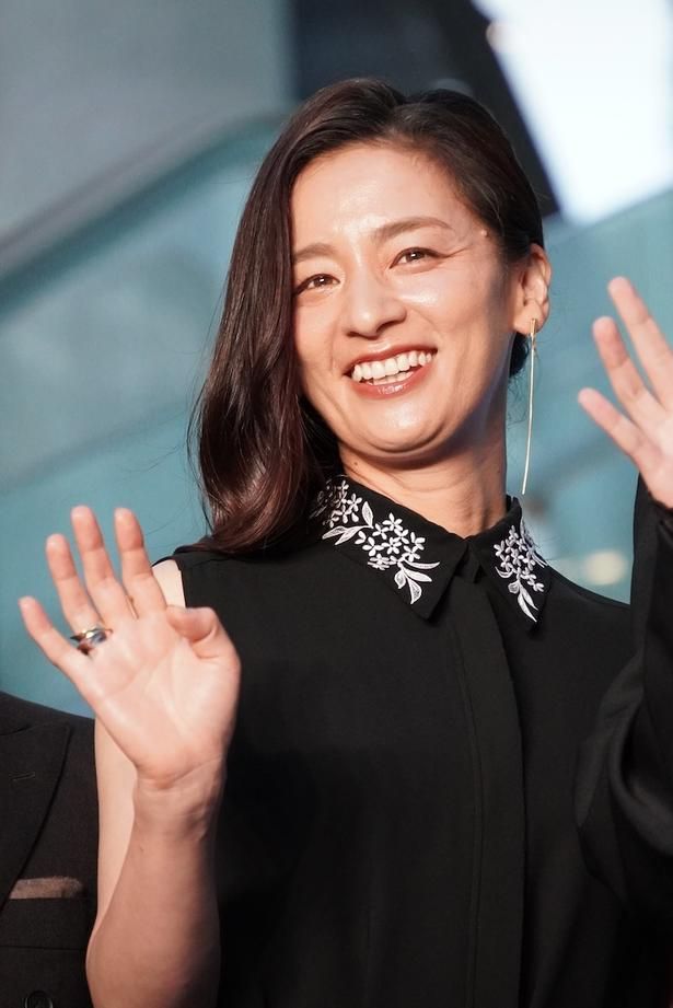 恋多き櫂の母、青埜ほのか役の尾野真千子
