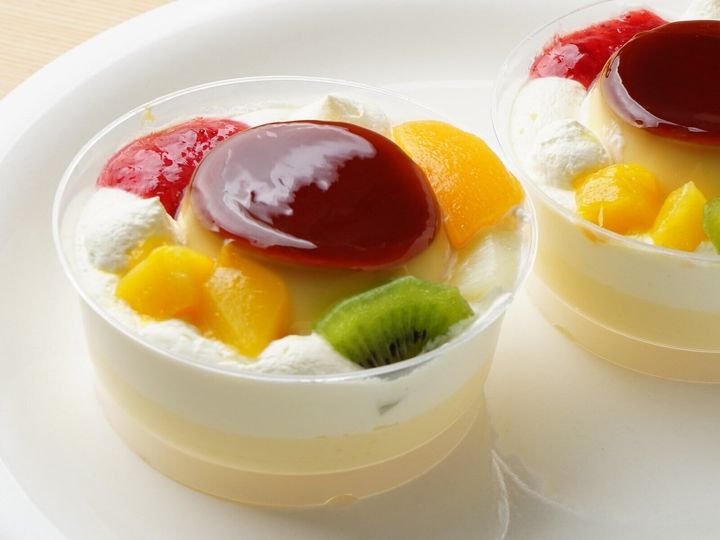 妻が買った「298円のスイーツ」を浪費扱いする一方、自分の出費は「自己投資」。夫婦仲を険悪にするのは、金額の大小よりも“お金に対する不公平感”かもしれません。夫婦のお金にまつわる「NG習慣」を7つ紹介します。※画像：PIXTA