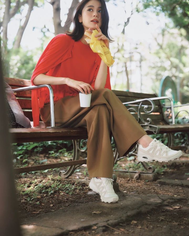 佐藤晴美 スニーカーコーデ