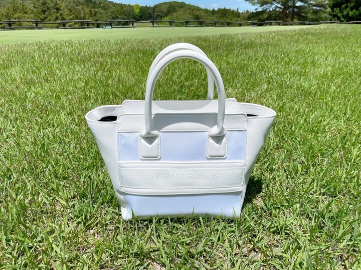 【ゴルフ愛用品】ゴルフシーズンまもなく到来！ 行き帰りのコーデにもそのまま使えるカートバッグやお気に入りのゴルフシューズ、ヘッドカバーをご紹介_1