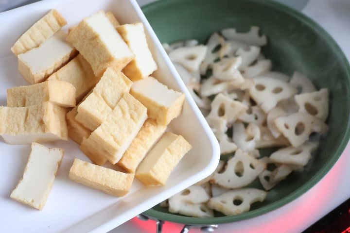 れんこんと厚揚げの甘辛炒め
