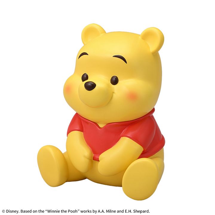 セガプライズ ディズニー『くまのプーさん』 赤いほっぺ プラチナムザッカソフビ貯金箱（ななめ）