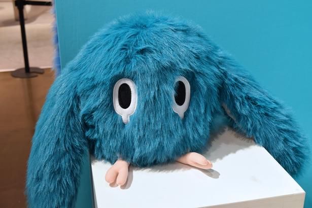 存在感たっぷりの等身大セロルぬいぐるみ 撮影：ソムタム田井