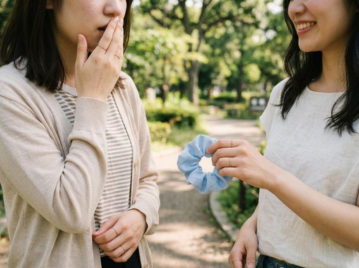 画像: 「はいプレゼント、500円ね」手作りアクセを売りつけるママ友。断ると、園全体を巻き込む結末に