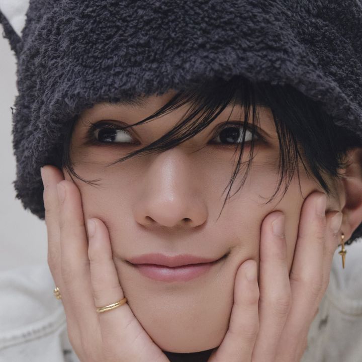 八木愛月 サイン入りタペストリー 八木愛月 サイン入りタペストリー 八木 愛月 | AKB48 Official Shop