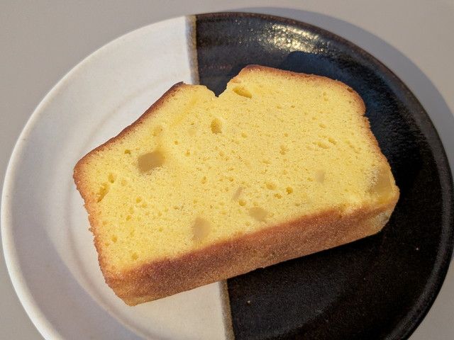 紅はるかの角切りが見える『おいものパウンドケーキ』の断面