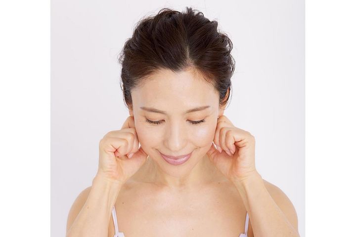 フェイスラインを自分の手でほぐす！筋膜リフト美顔セルフケアのやり方3STEP 佐藤由美子さん
