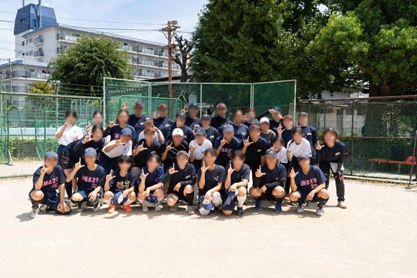 【兵庫県西宮市】実業団選手が指導！介護会社『ロジケア』が今津中学校ソフトボール部の活動を継承