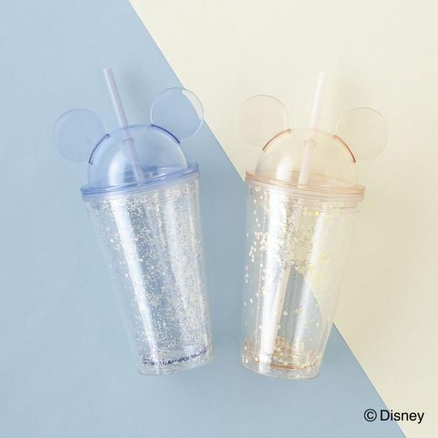 ミッキーの立体的なモチーフ＆グリッターがポイントのプラスチックタンブラー