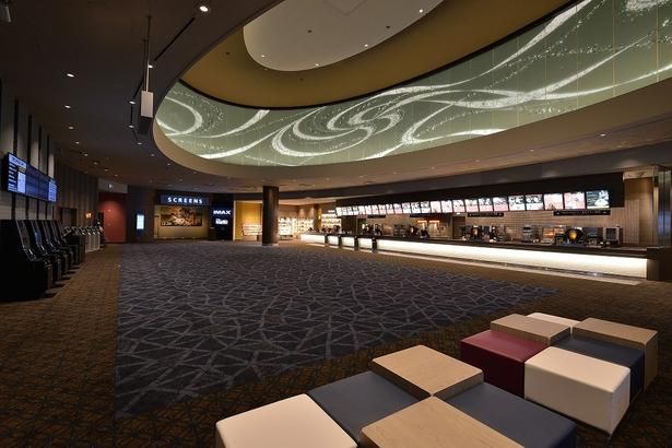 歴史豊かななんばの街で、最新鋭の映画設備を堪能できる(TOHOシネマズなんば)