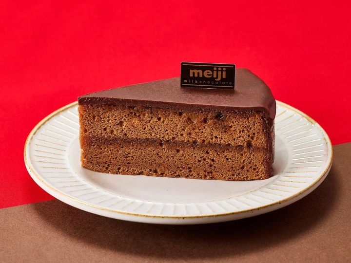 「ザッハトルテ～濃くて深いチョコレートケーキ～」（税込 594円～） 販売期間：9月29日（火）～2027年2月15日（月）予定 width=