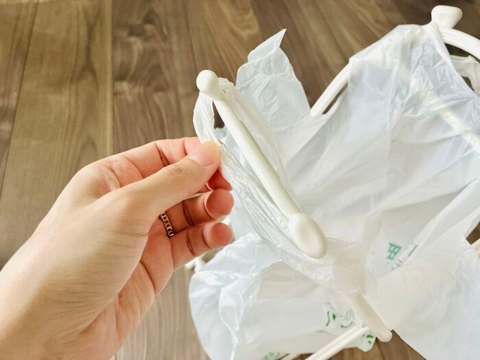 【キャンドゥ】レジ袋を再利用できる超便利なフレーム「3秒で組み立て完了」「何個でもほしい！」