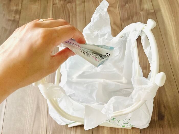 【キャンドゥ】レジ袋を再利用できる超便利なフレーム「3秒で組み立て完了」「何個でもほしい！」
