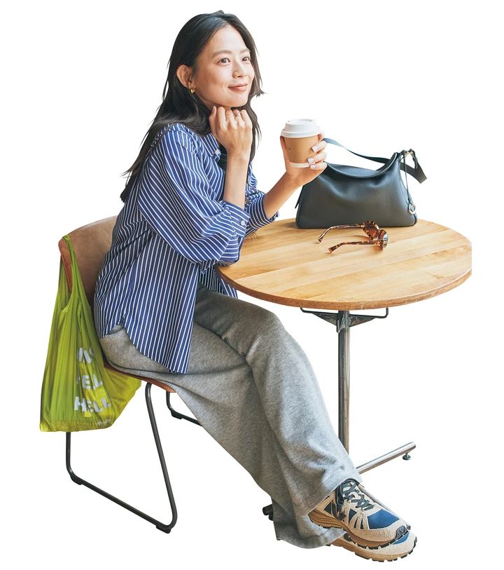 【2026秋のトレンドスニーカー】シンプル服の日に頼れる！ 横顔が盛れる「デザインソール」スニーカー5選_5