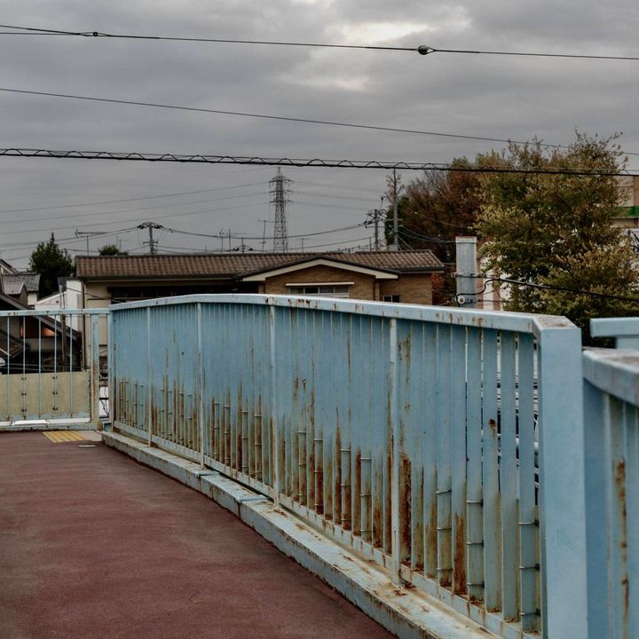 古くなった歩道橋。