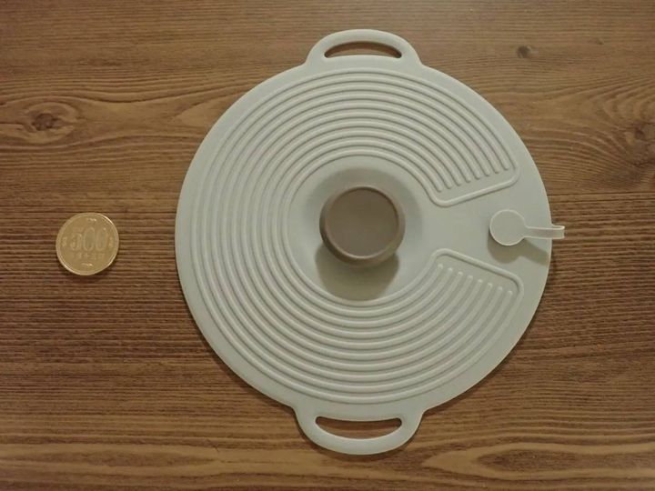 ダイソー：シリコーン鍋蓋(約15cm)