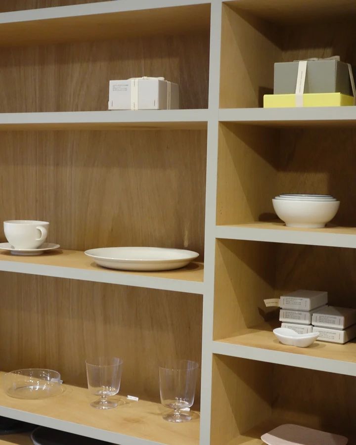 代官山にあるyumiko iihoshi porcelainの店内