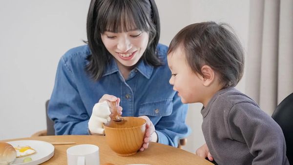 熱々の離乳食や飲み物を、やさしい風で冷ましてくれる「猫舌ふーふー」発売！