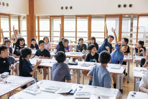 【青森県東通村】東通小学校で「香りの授業」をセントマティックが開催！ブルーベリーを使用