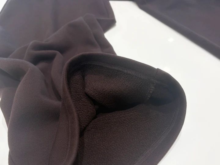 質感：軽くて柔らかいから、今の時季から取り入れやすい