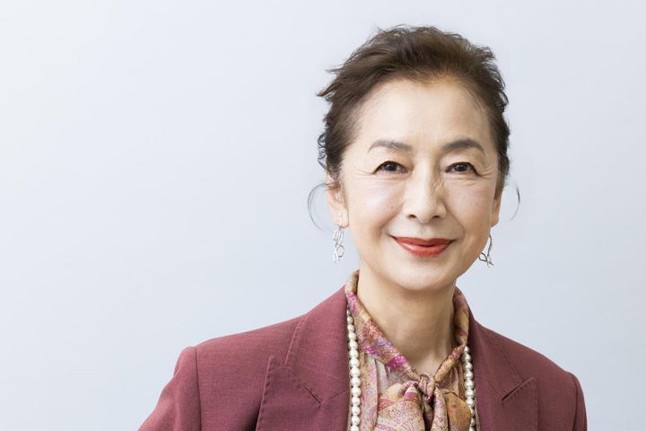 高橋惠子さん・71歳「75歳で新しく生まれ変わる予定」人と比べず、いくつになっても自由に生きる
