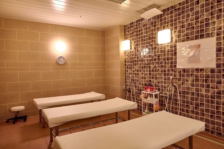女性浴室のアカスリ場