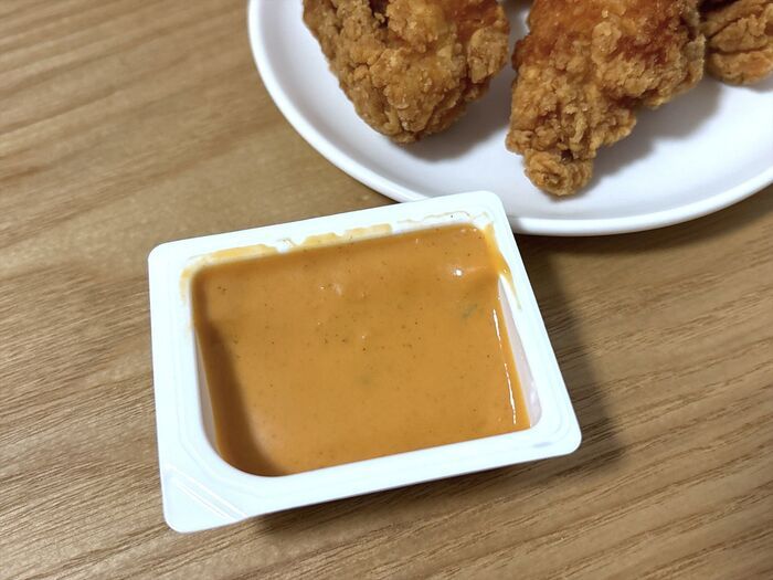 【ケンタッキー】特製ソースって一体何…！？クレイジーな『新作チキン』がウマすぎた。ジャンク好きにはたまりませんよ♪