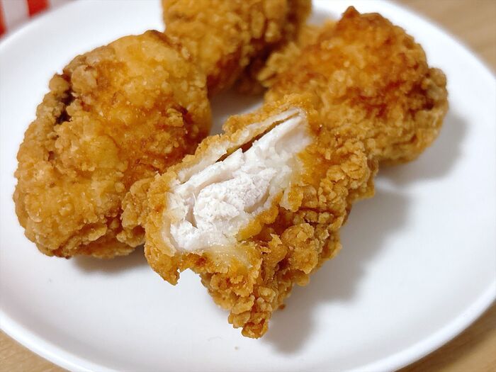 【ケンタッキー】特製ソースって一体何…！？クレイジーな『新作チキン』がウマすぎた。ジャンク好きにはたまりませんよ♪