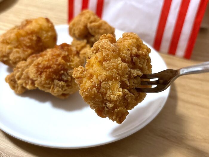 【ケンタッキー】特製ソースって一体何…！？クレイジーな『新作チキン』がウマすぎた。ジャンク好きにはたまりませんよ♪