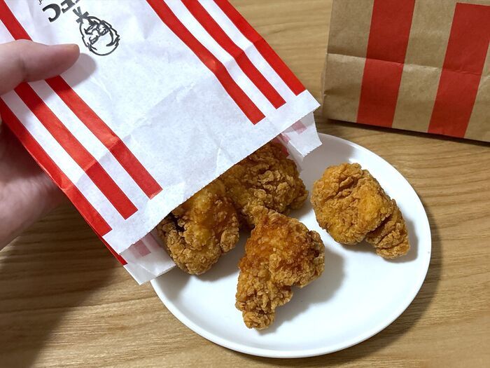 【ケンタッキー】特製ソースって一体何…！？クレイジーな『新作チキン』がウマすぎた。ジャンク好きにはたまりませんよ♪
