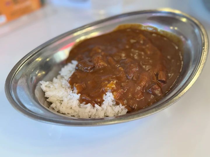 インデアンカレー 帯広地元民におすすめされたグルメ「インデアン」を実食レポ 北海道グルメ 帯広グルメ 帯広お土産 帯広B級グルメ 帯広ランチ 帯広カレー 北海道カレー 帯広ソウルフード