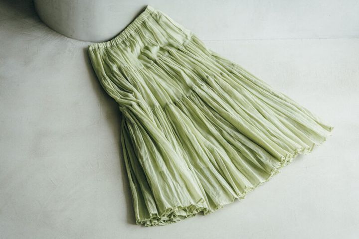 ティアードスカート¥68,200／スズキ タカユキ