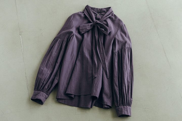 ボウタイブラウス¥42,900／パドカレ（パドカレ六本木）