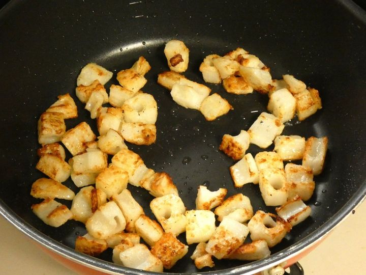 無限に食べられる！「レンコンのにんにくごま塩和え」