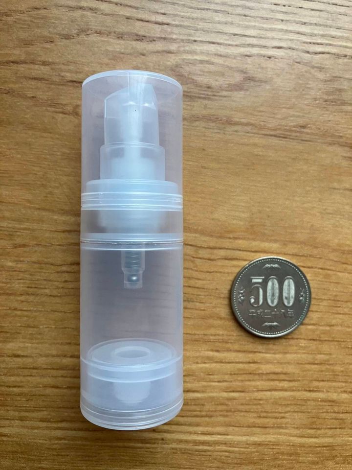 セリア：エアレスボトルポンプタイプ 15ml