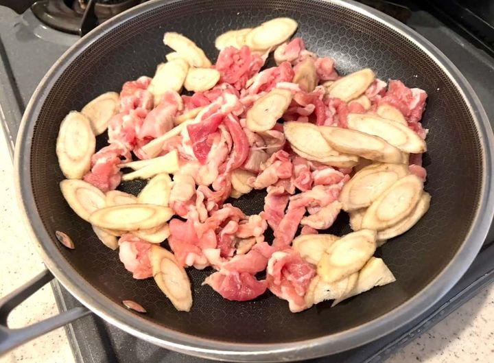 根菜と豚肉の甘酢炒め