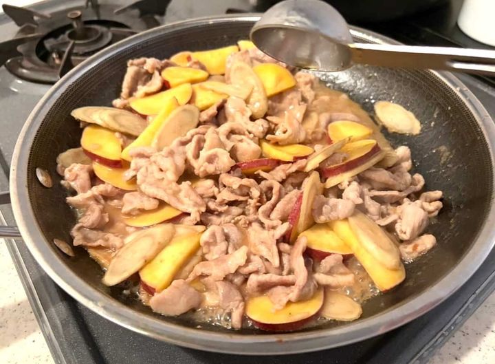 根菜と豚肉の甘酢炒め