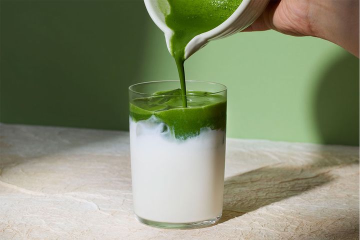 手点て 宇治抹茶ラテ（HOT／ICED）／￥1,020（税込み）
