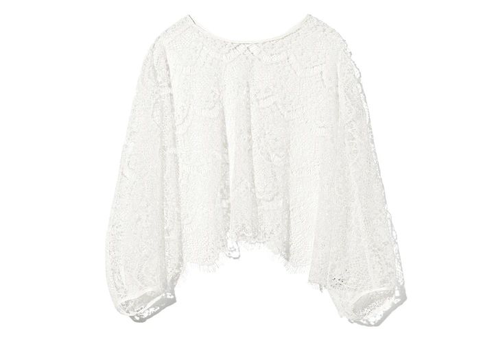 ブラウス￥33000／オンワード樫山（アンクレイヴ）