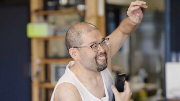 【写真・画像】38歳元子供部屋おじさん渾身の“可愛くてごめん”にメンズコーチ・ジョージ爆笑 視聴者「おもろい」「さすが」 1枚目