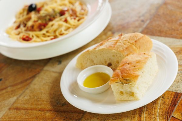 「パンの盛り合わせ」380円