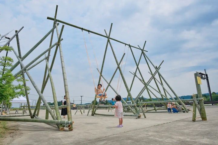 【人口1万人の町に5万人が殺到!?】新潟・田上町の「竹あかりアート」が幻想的すぎる！映え空間と絶品フードを現地レポ