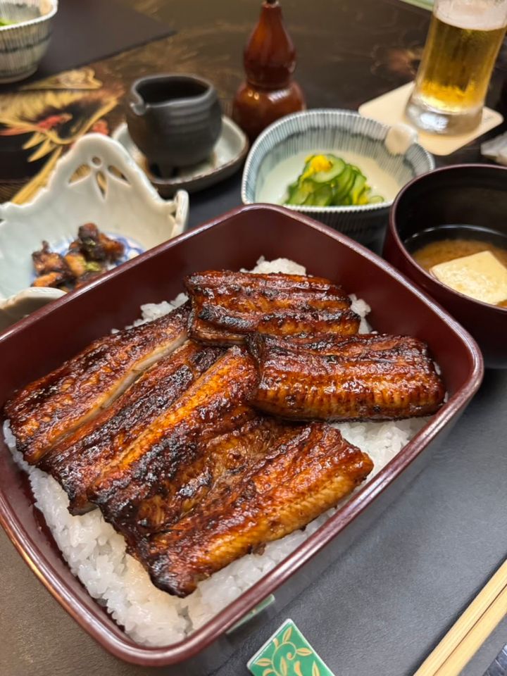 地焼き（関西風）で仕上げられた鰻