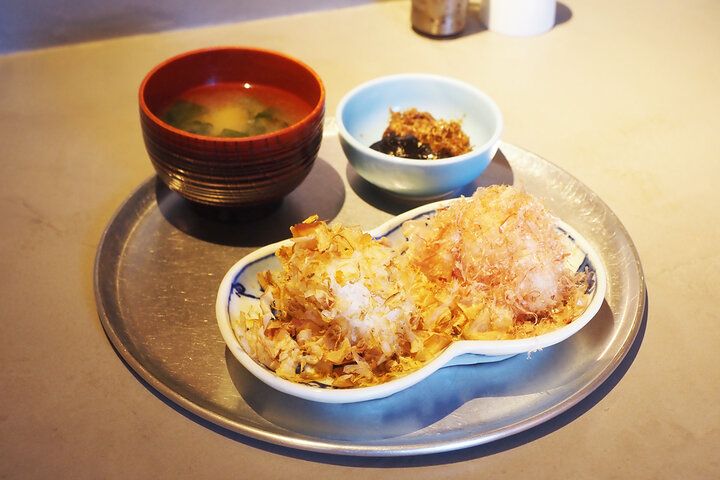 熱海ひとりランチにも嬉しい♪ 削りたてふわふわ鰹節ご飯を楽しめる隠れ家「BUSHI MESHI」