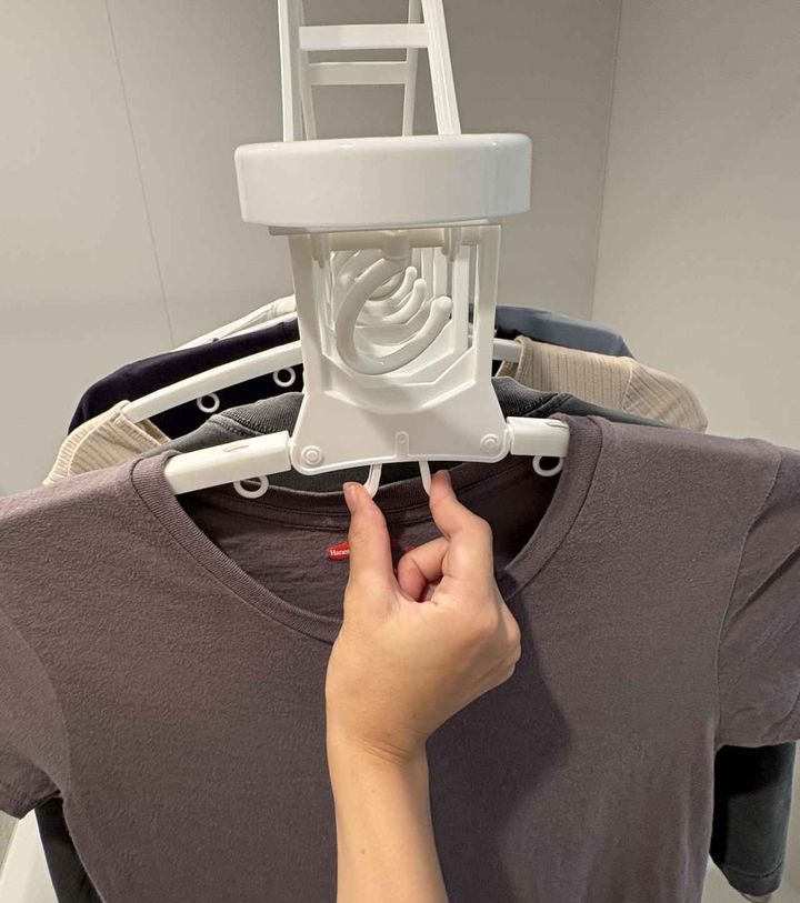 画像1: つまむだけでTシャツが……！？